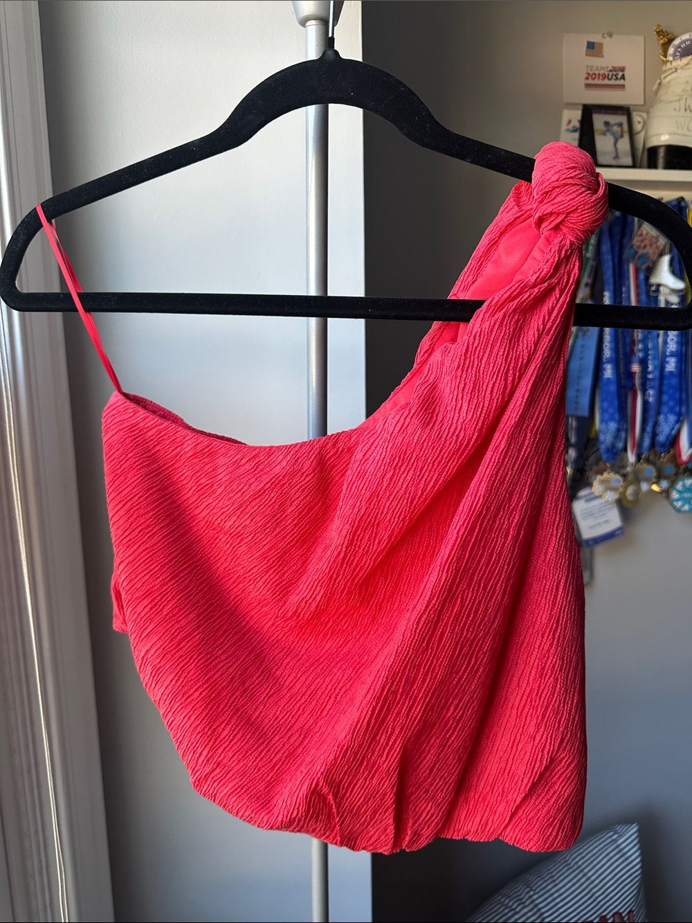 Abercrombie & Fitch Red One-Shoulder Crop Top